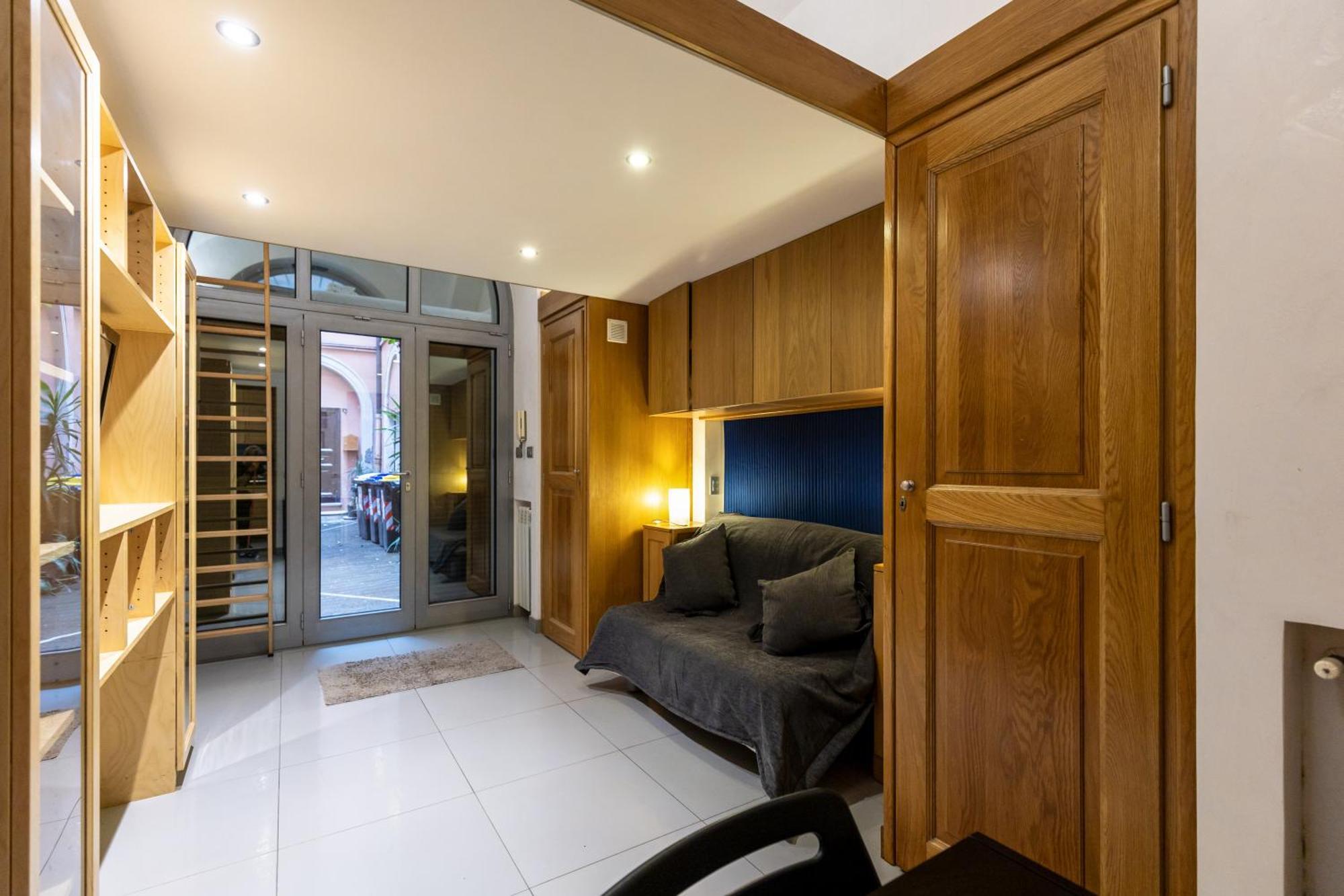 Monti House - Center